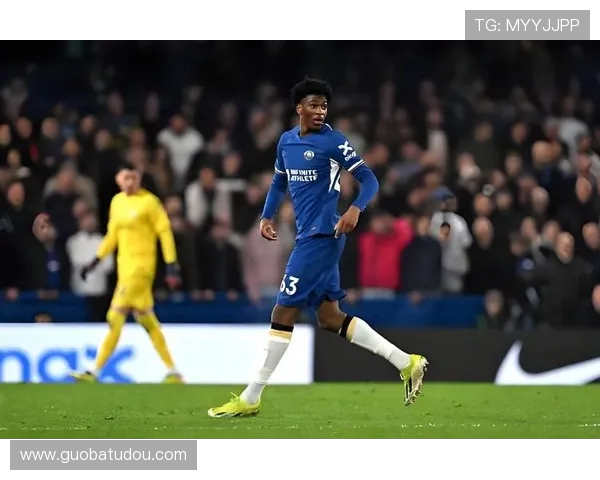 马雷斯卡率蓝军剑指新赛季：青春风暴蓄势待发，感恩拥趸共赴征程