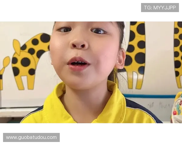 鍝堝叞寰疯绀烘尓濞佸悓鑳烇細杩堥樋瀵嗙儓鏃ヤ笅鐨勯槻鏅掑繀淇